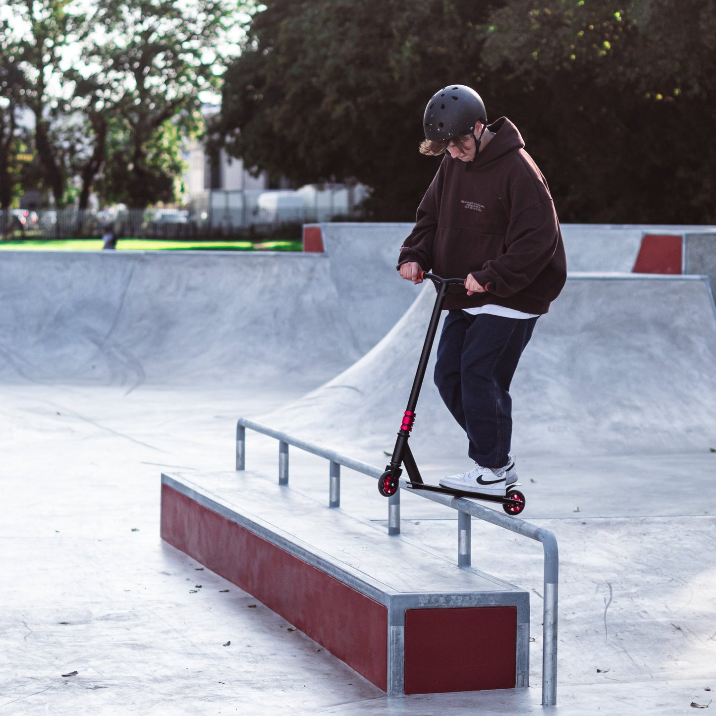 BOLDCUBE Black - Deluxe Stunt Scooter