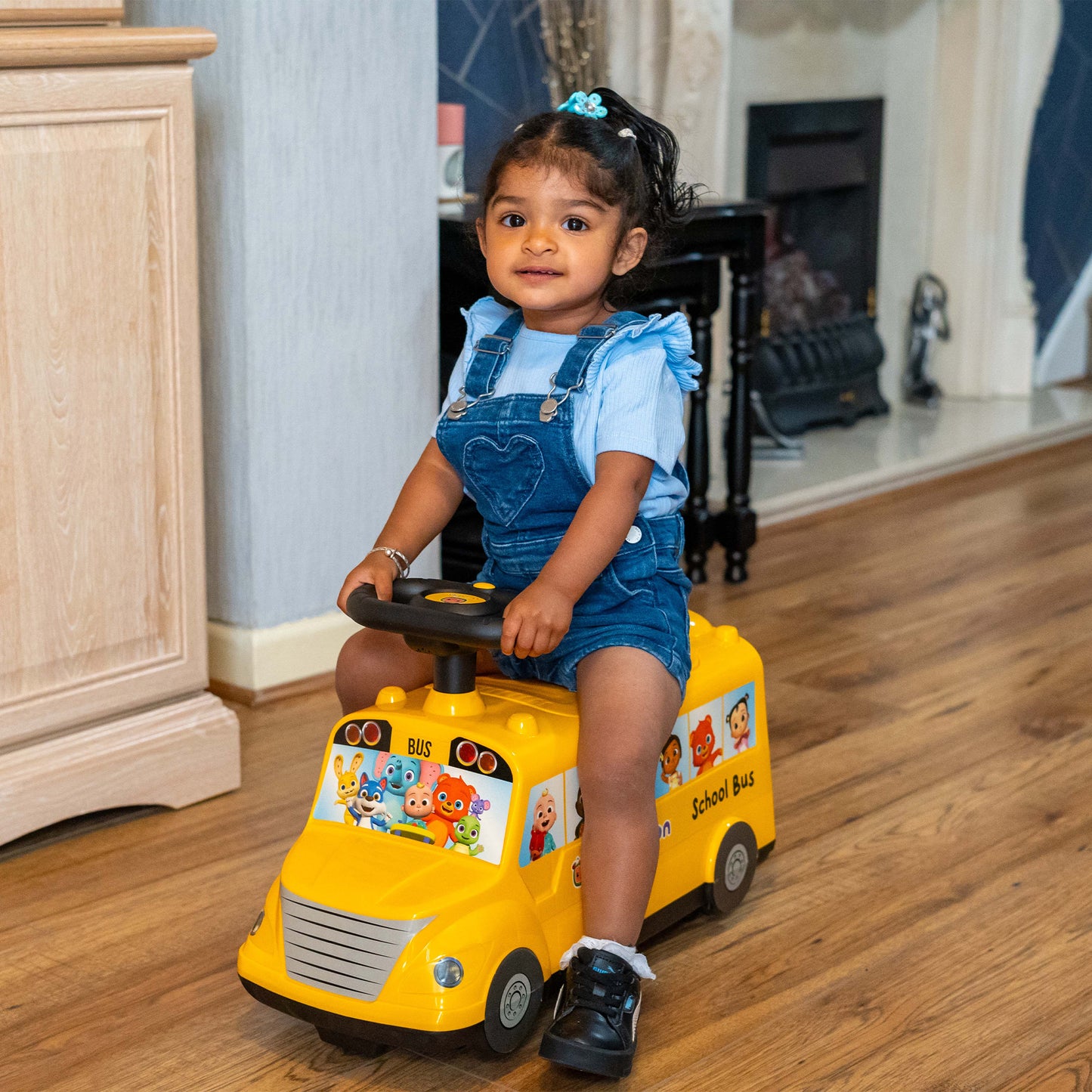 MV CoComelon Ride On Toy