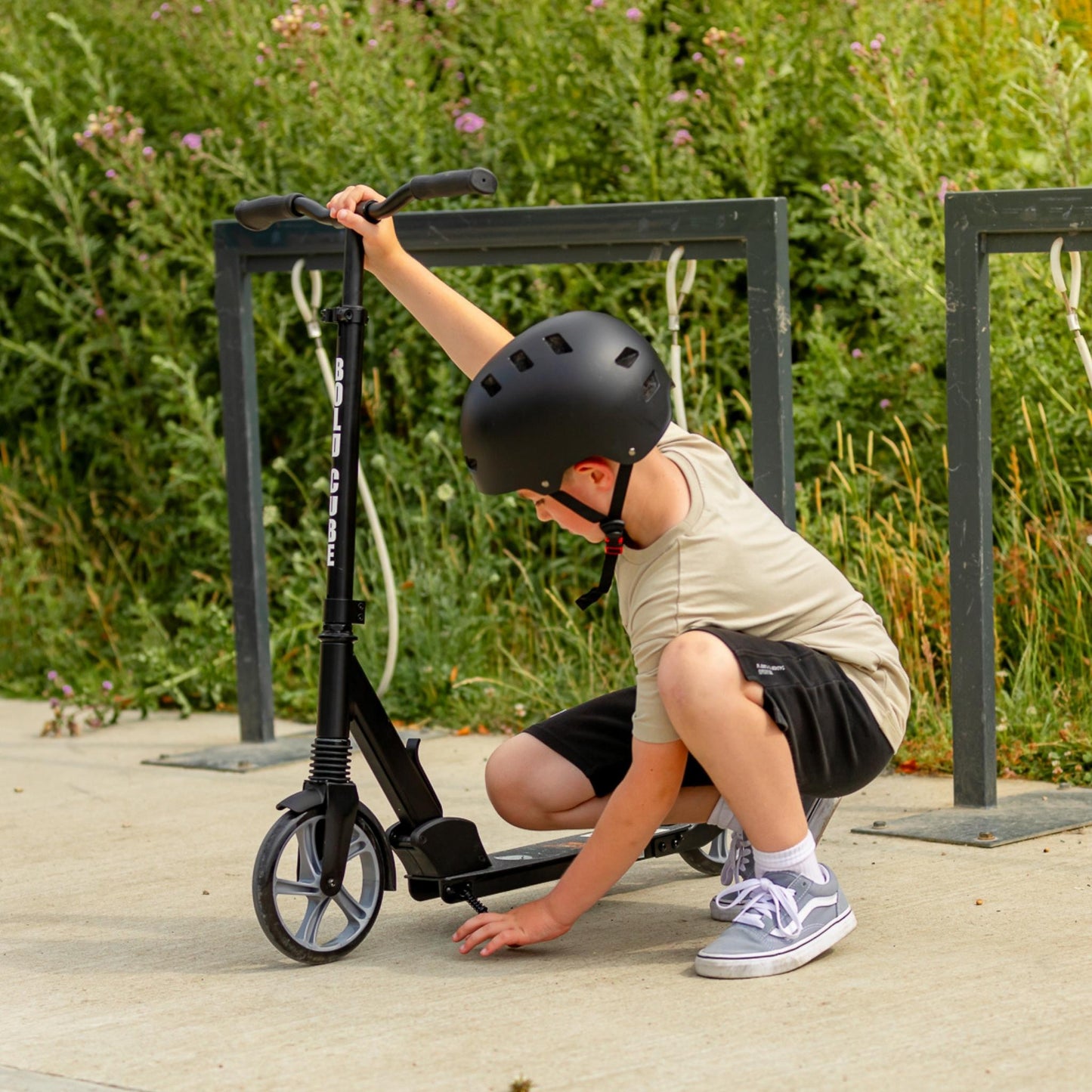 BOLDCUBE Black - Big 2 Wheel Scooter