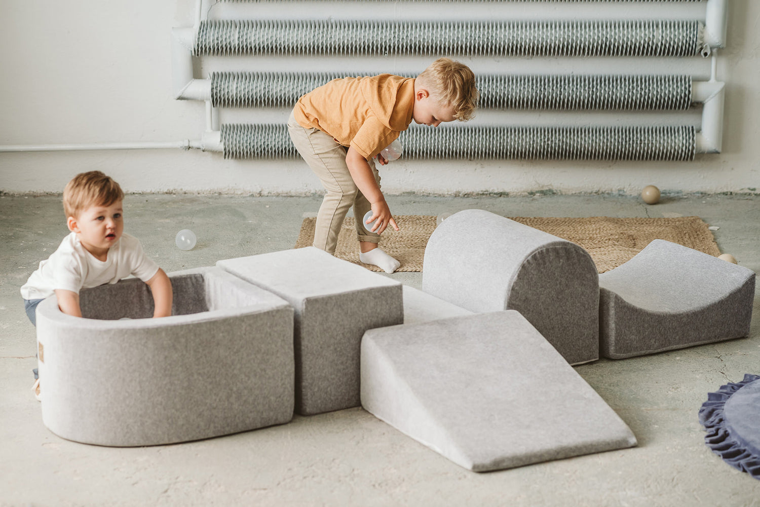 boys playing with meowbaby luxury soft play sets