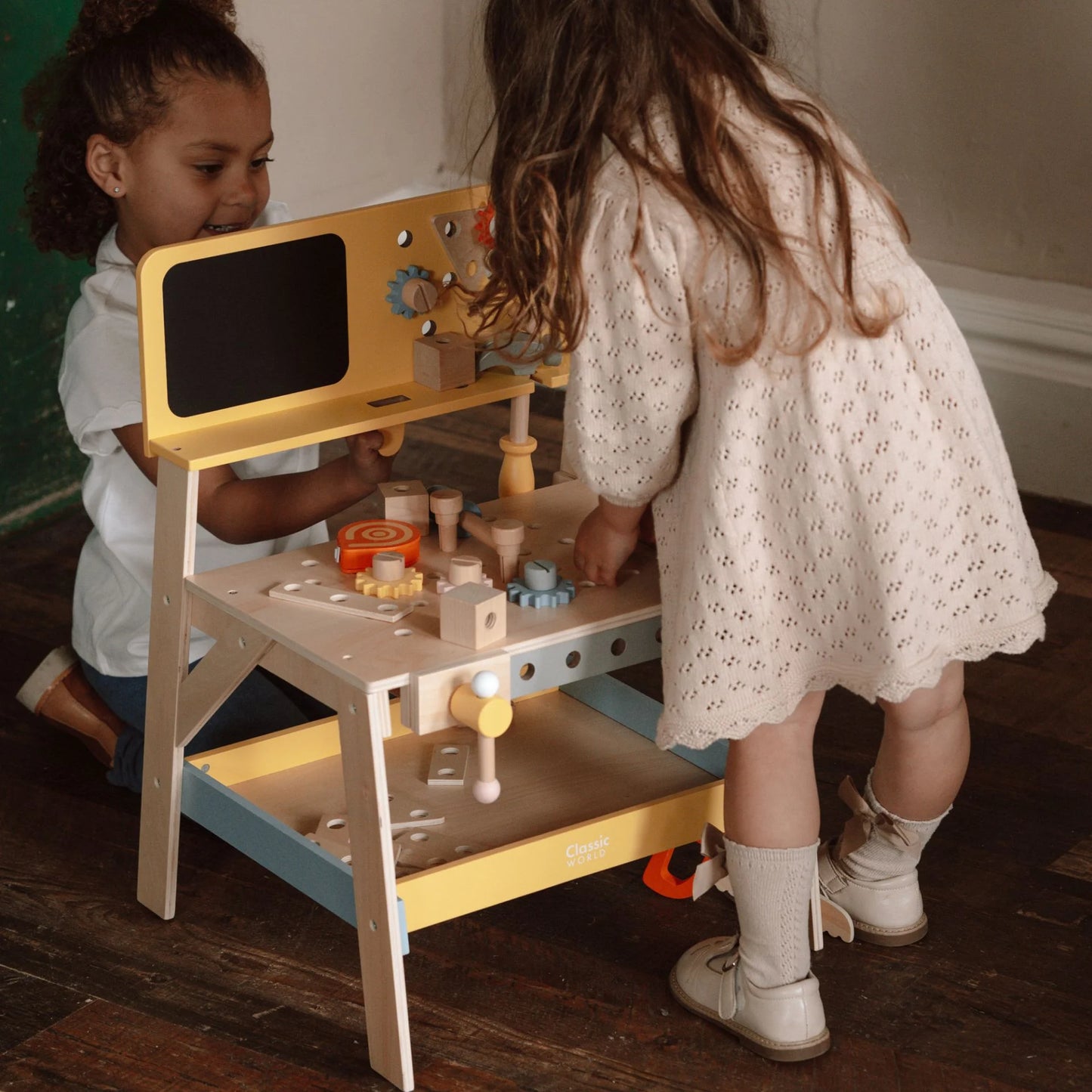 Classic World - Modern Tool Bench