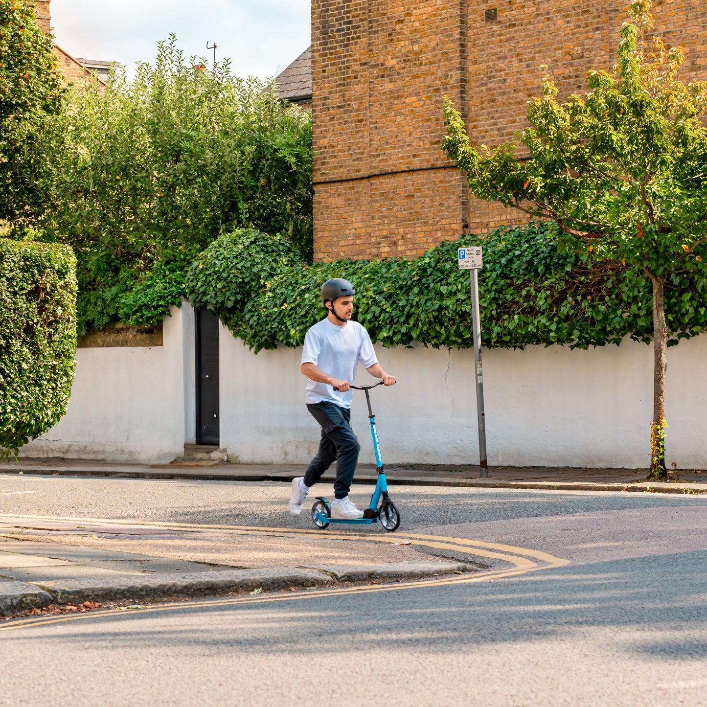 COLDCUBE Cyan - Big 2 Wheel Scooter