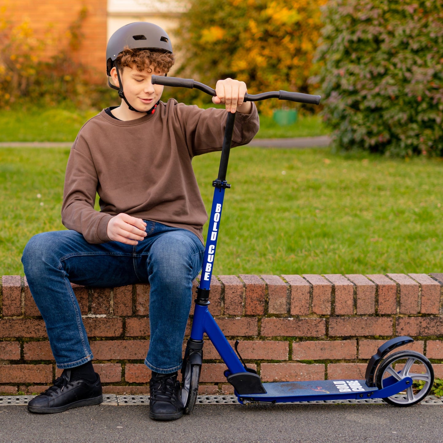 BOLDCUBE Navy - Big 2 Wheel Scooter