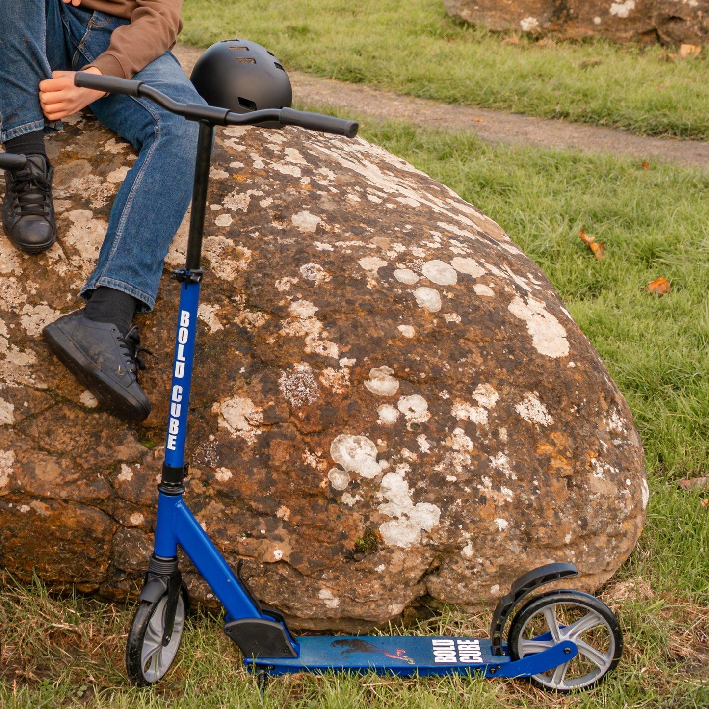 BOLDCUBE Navy - Big 2 Wheel Scooter