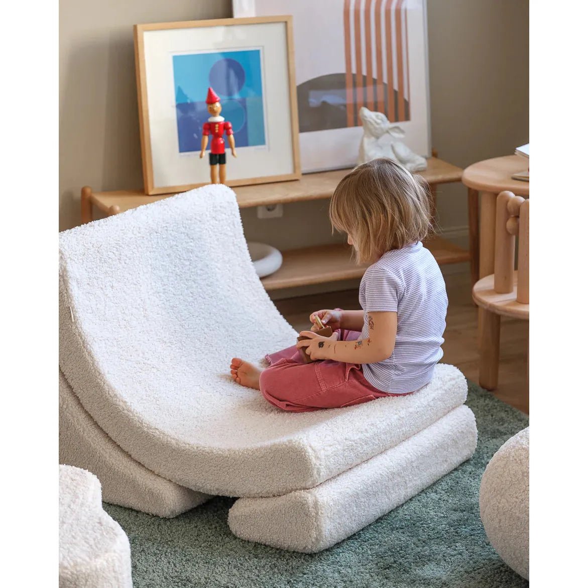 Wigiwama Moon Chair - Teddy Boucle