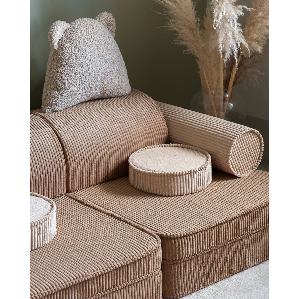 Wigiwama Toffee Settee close up