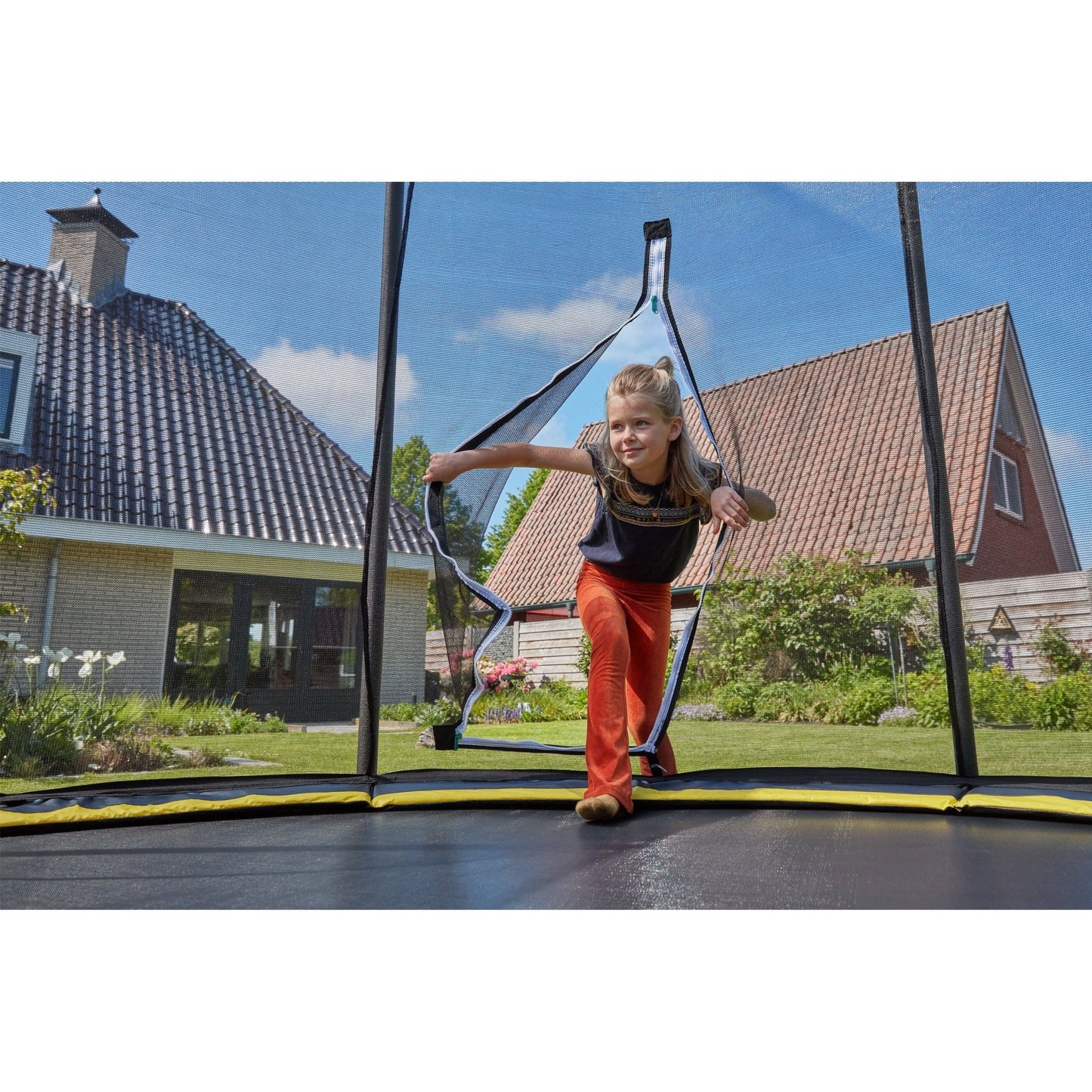 Salta Comfort Edition Inground Round Trampoline With Enclosure