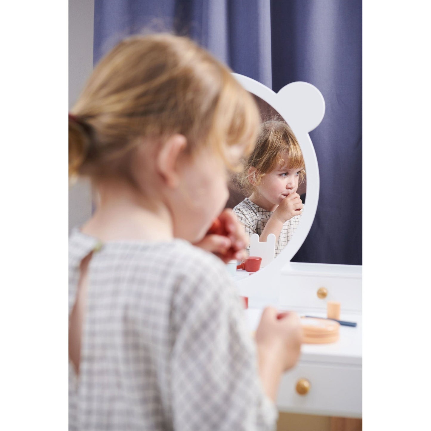 girl in front of mirror of Tender Leaf Forest Wooden Dressing Table