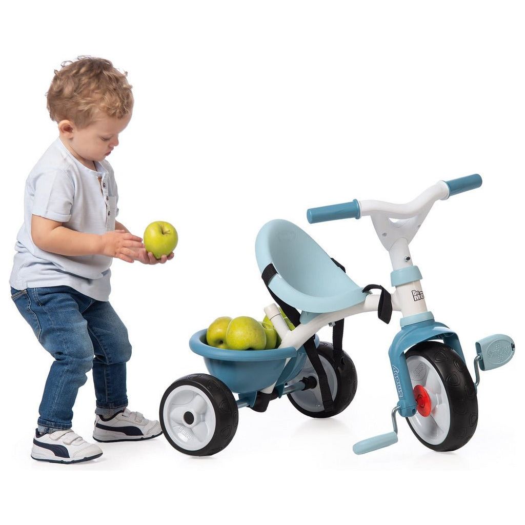 boy loading trailer of blue Smoby Be Move Trike