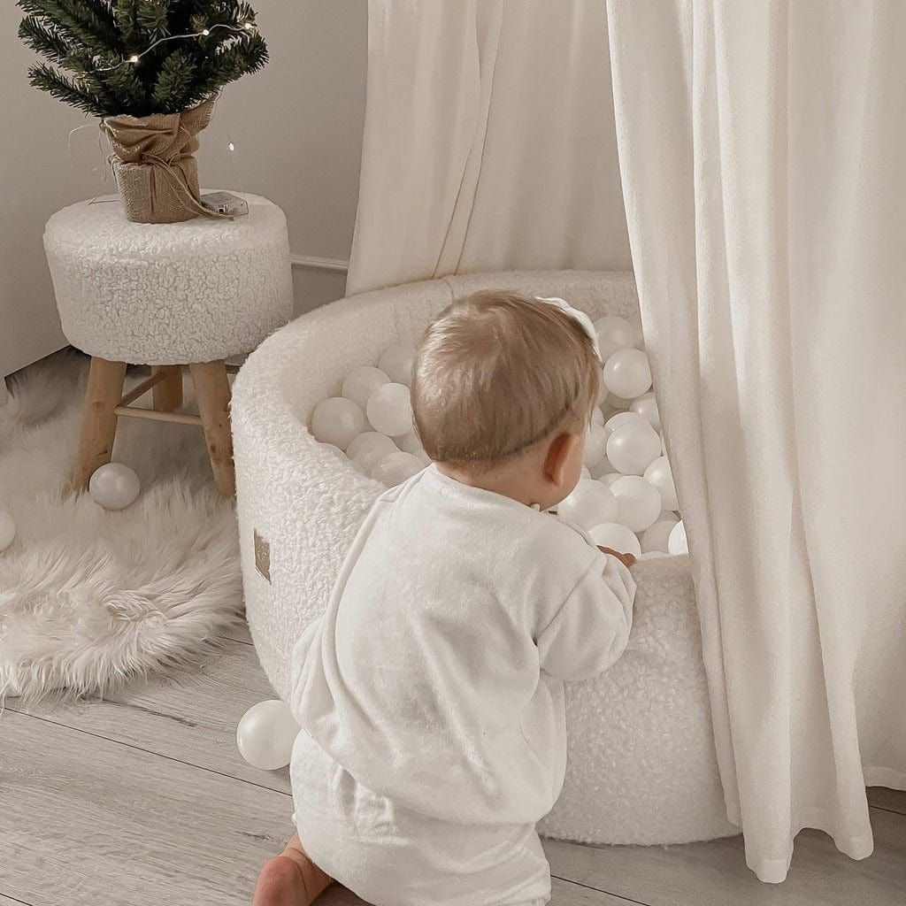 Fluffy Boucle Round Foam Ball Pit with 200 Balls - Snowy White - The Online Toy Shop3