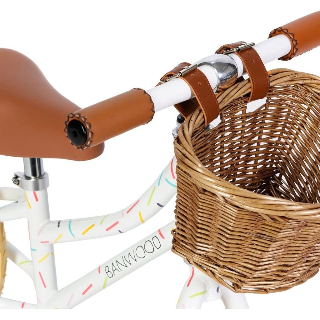 Banwood Balance Bike Vintage x Marest - Allegra White basket close up