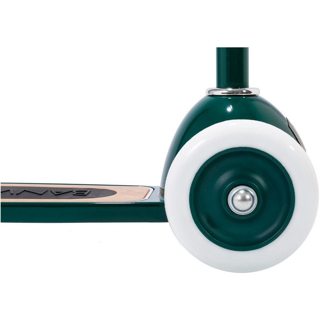 Banwood Scooter Age 3+ in Green, front wheel close up
