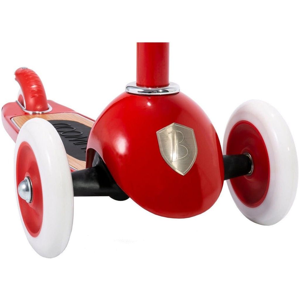 Banwood Scooter Age 3+ in Red badge close up