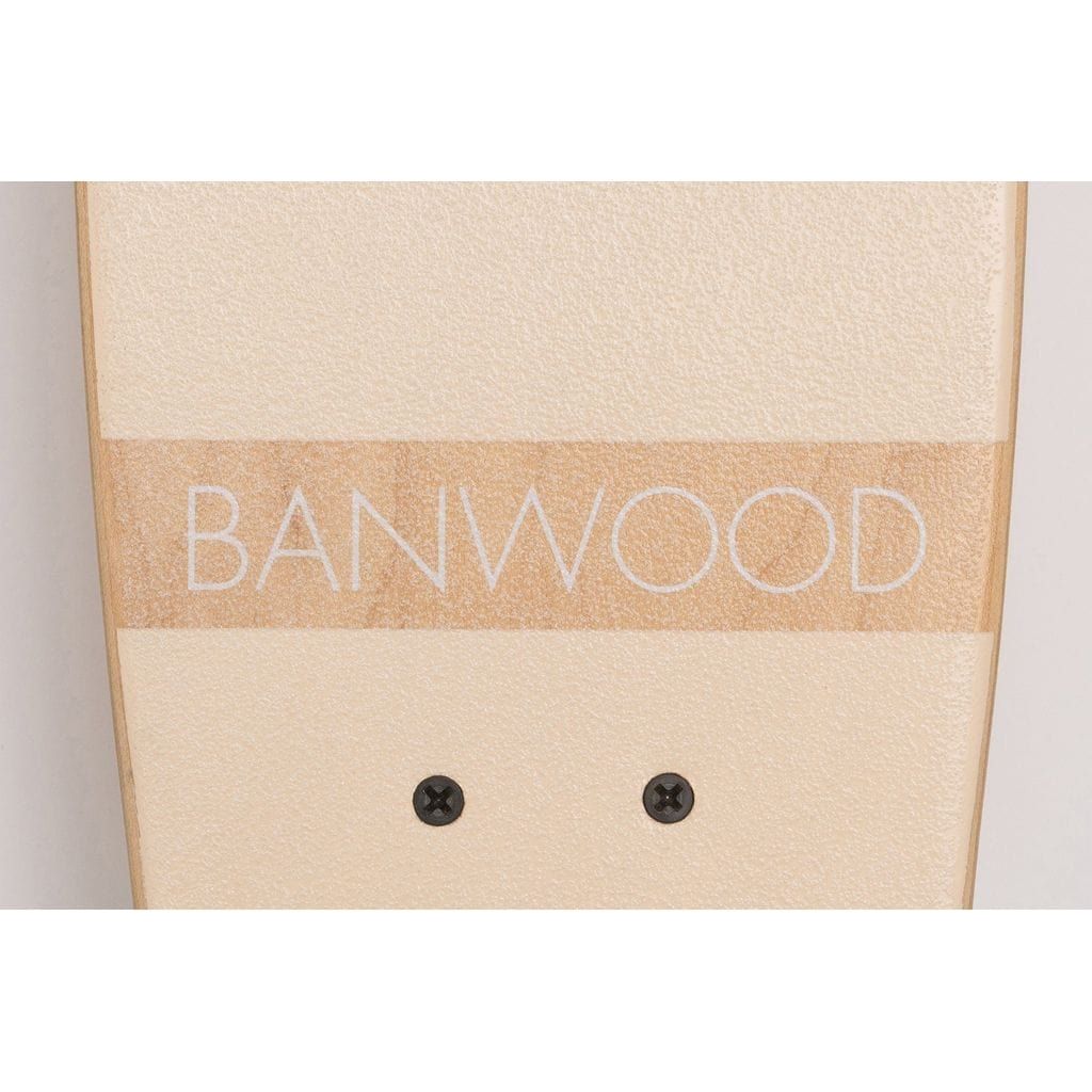Banwood Kids Skateboard - Cream with logo close up
