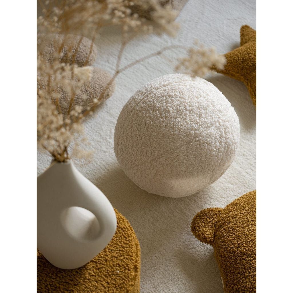 Wigiwama Cream White Ball Cushion cloe up