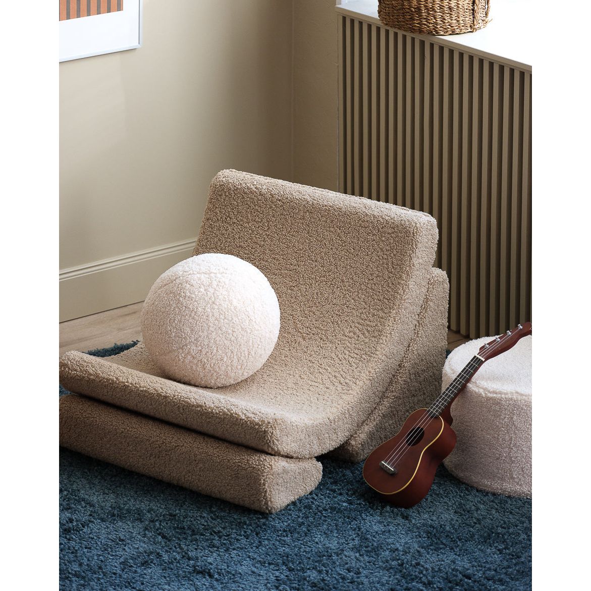 Wigiwama Moon Chair - Teddy Boucle