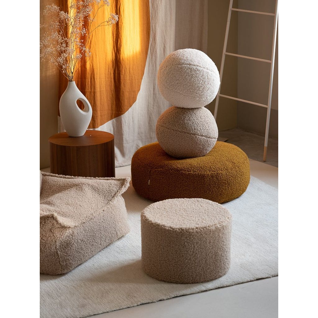 Wigiwama Maple Ottoman with beanbag chair and ball cushions