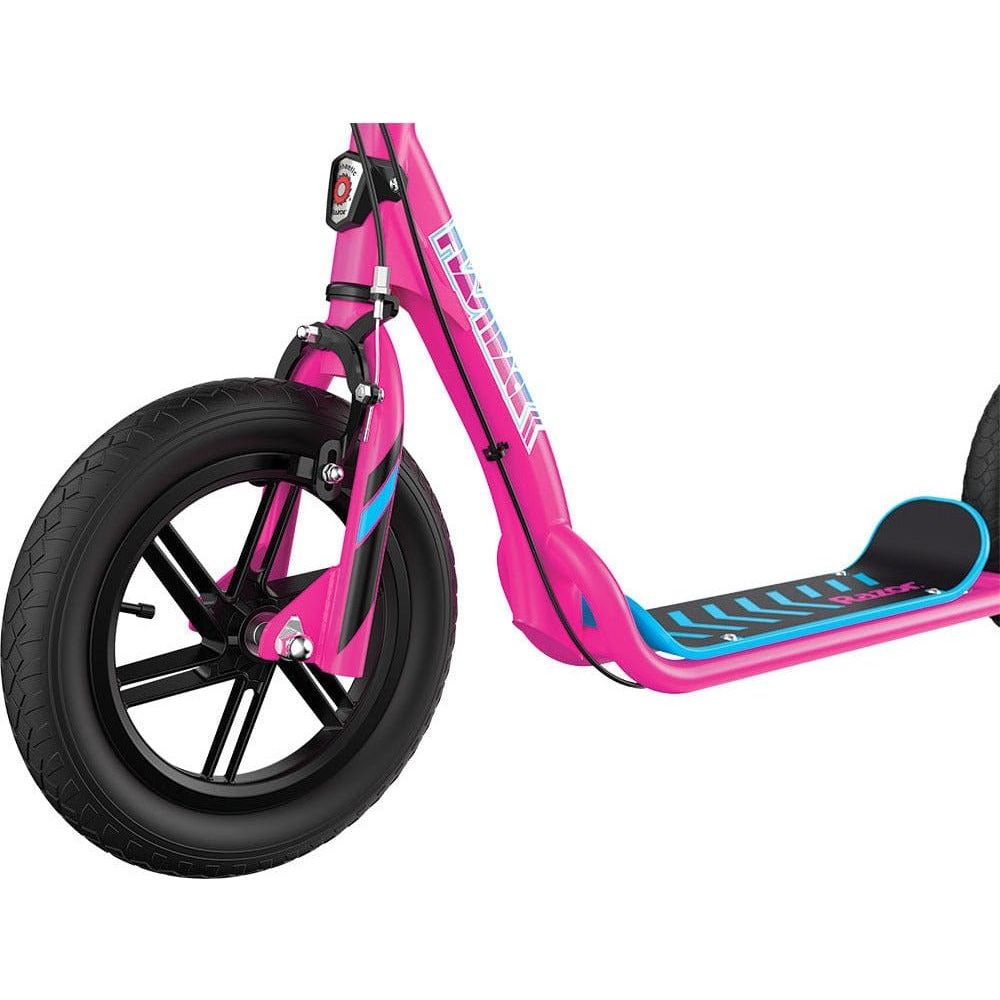 Razor Flashback Scooter - Pink front wheel close up