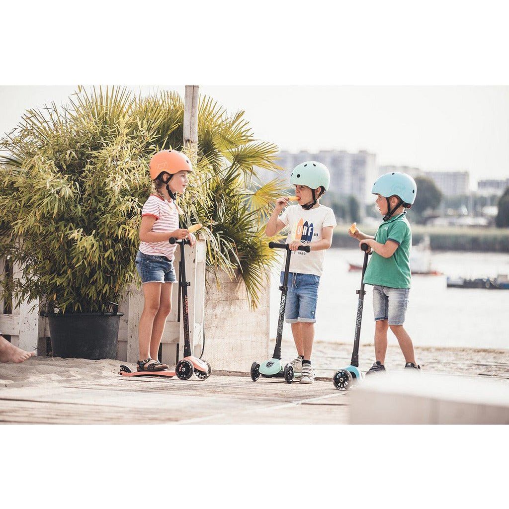 girls and boys on Scoot and Ride Highwaykick - Age 3+ - Led Blueberry