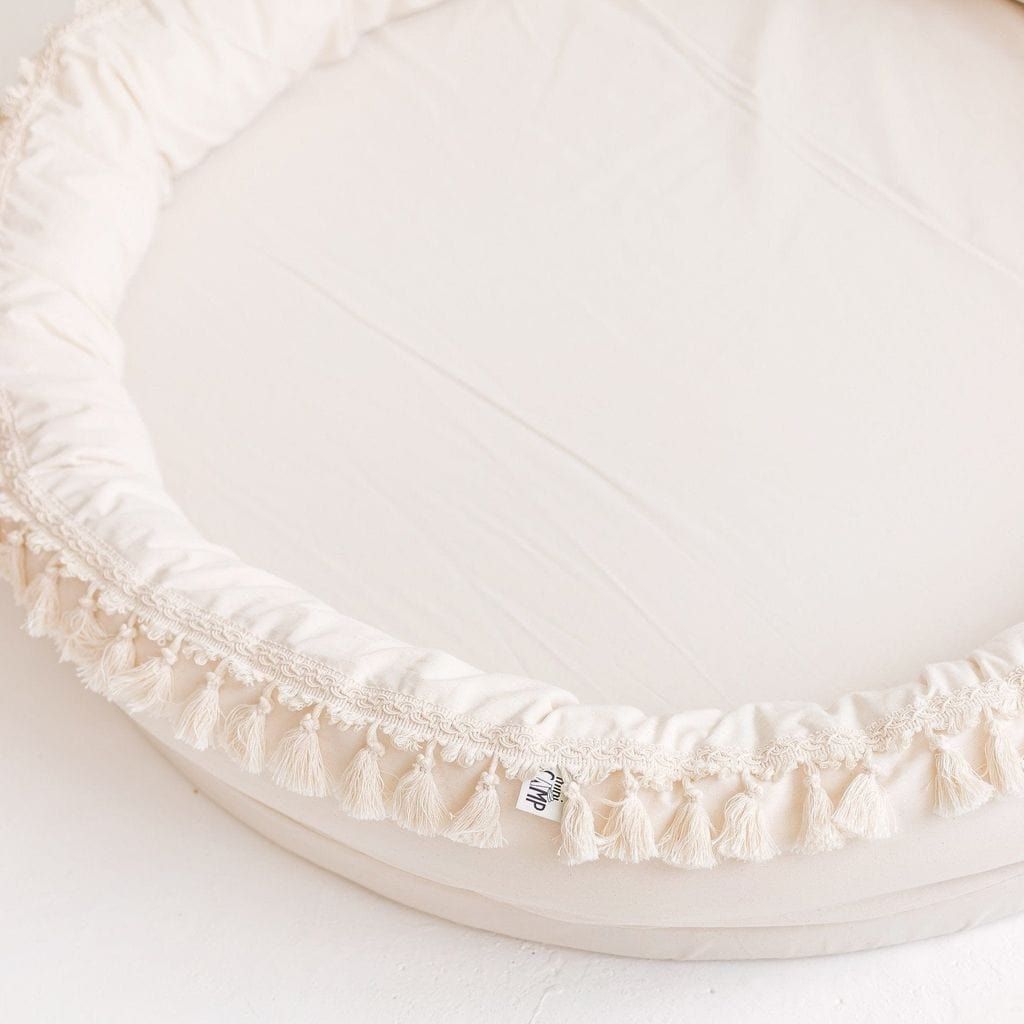close up of edging on MINICAMP Large Play & Rest Kids Lounger