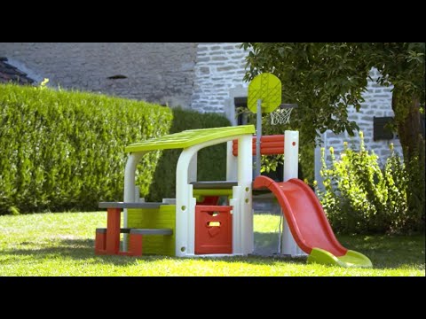 Smoby Fun Centre in garden