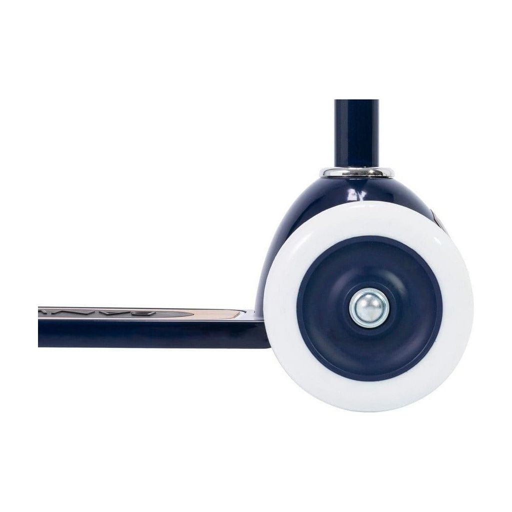 Banwood Scooter Age 3+ in Navy Blue front wheel close up