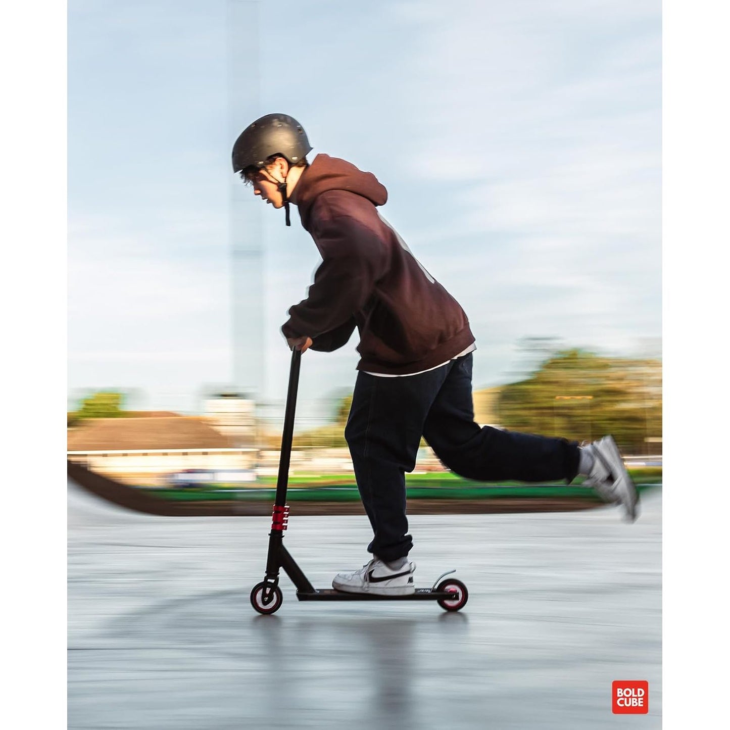 BOLDCUBE Black - Deluxe Stunt Scooter