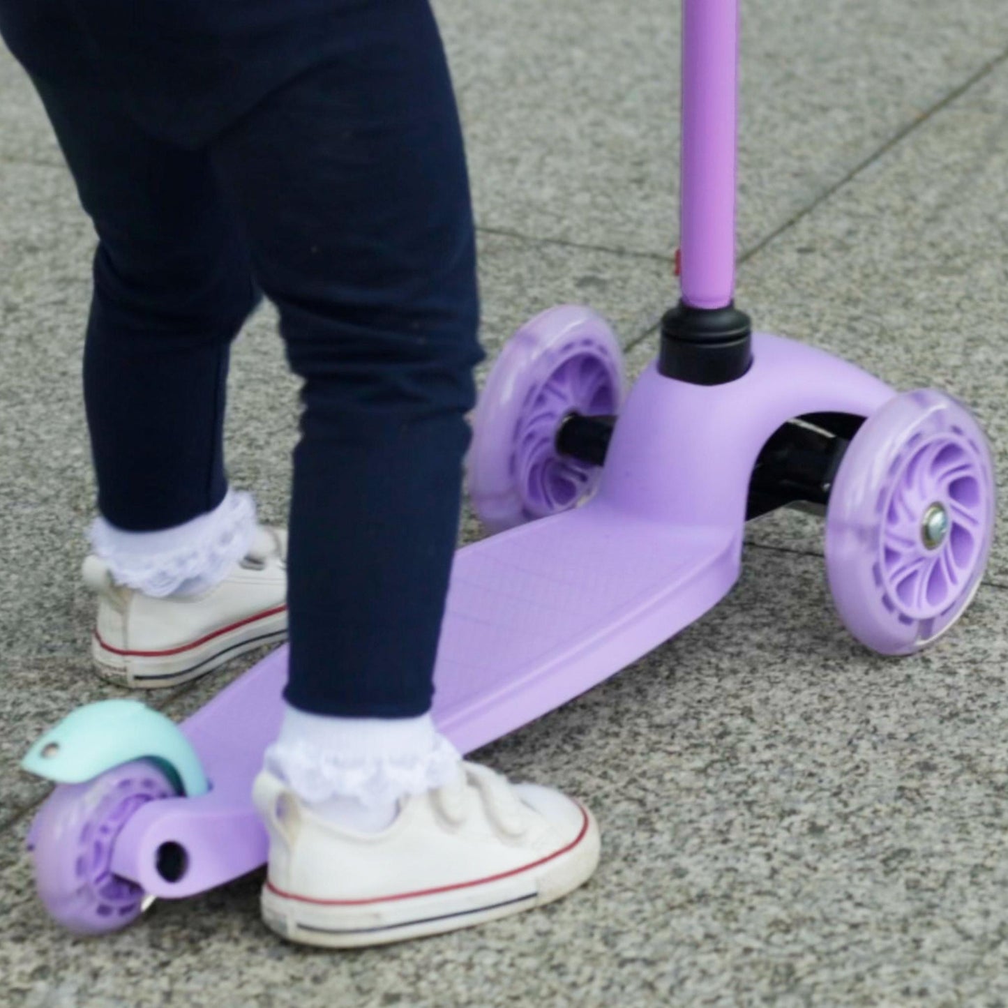 BOLDCUBE Lilac - Teeny 3 Wheel Scooter