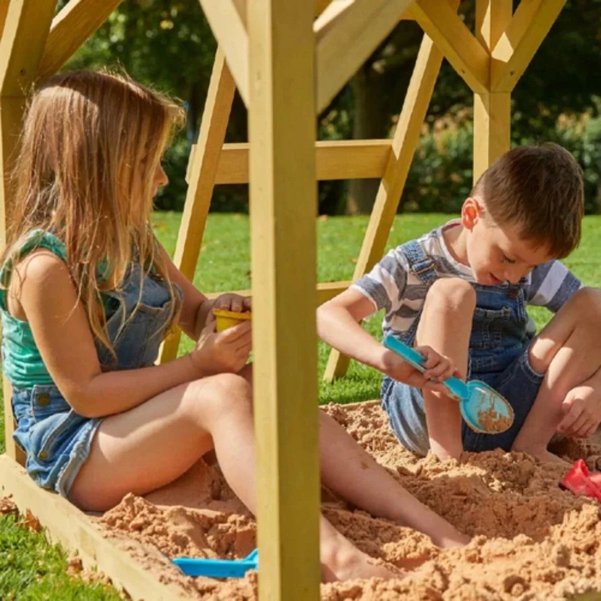 TP Treehouse Set with Slide & Bluey Quadpod Single Swing