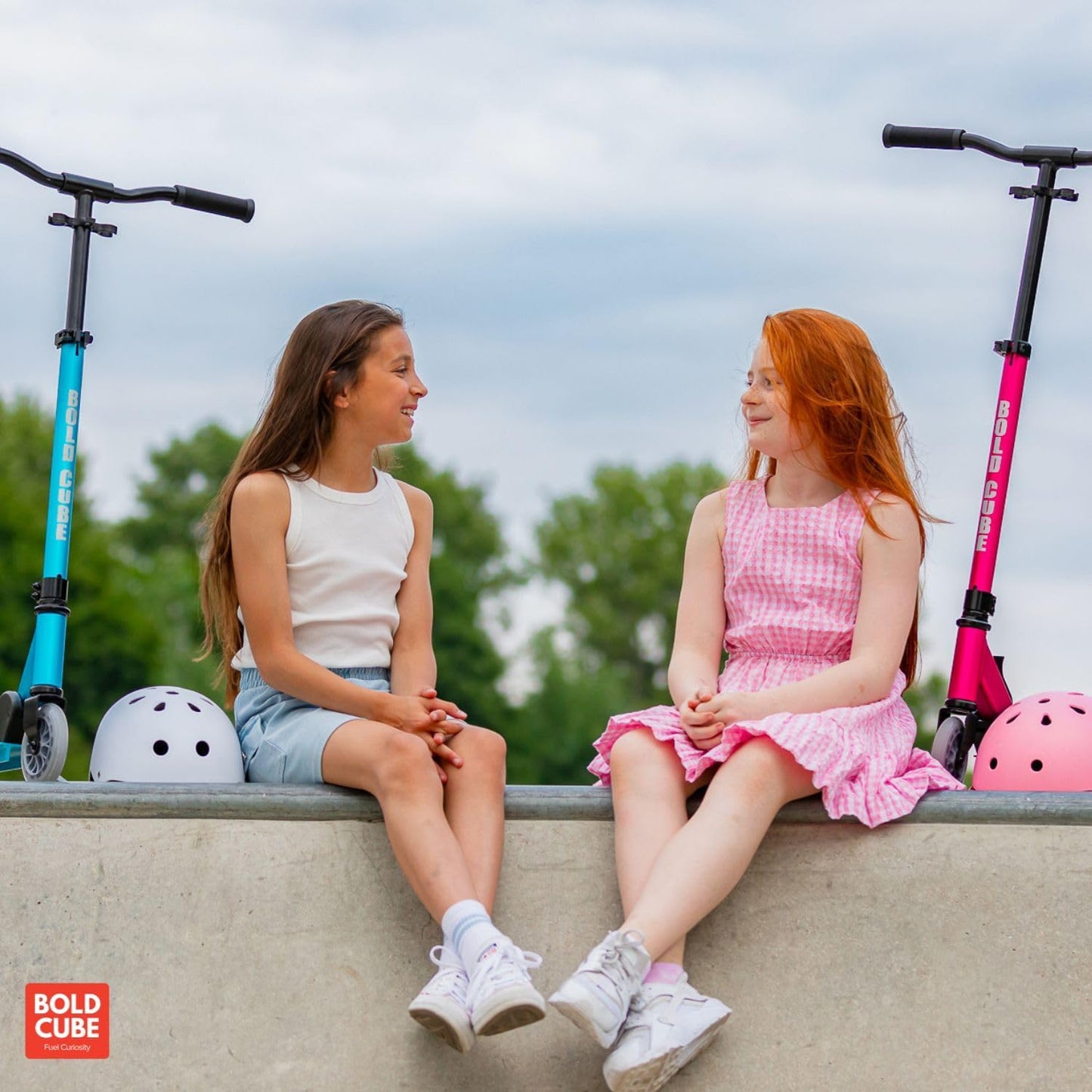 BOLDCUBE Fuchsia - Deluxe 2 Wheel Scooter