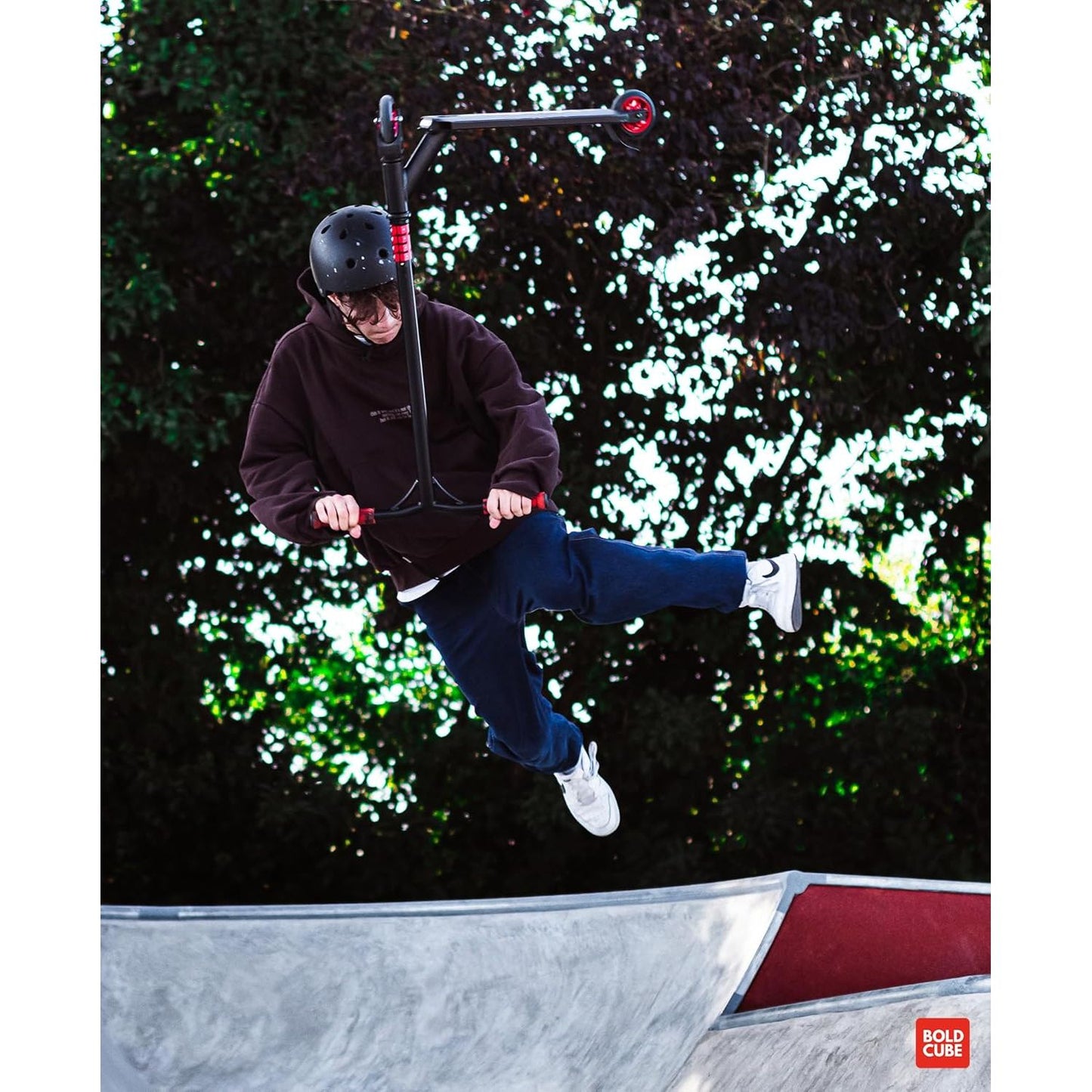 BOLDCUBE Black - Deluxe Stunt Scooter