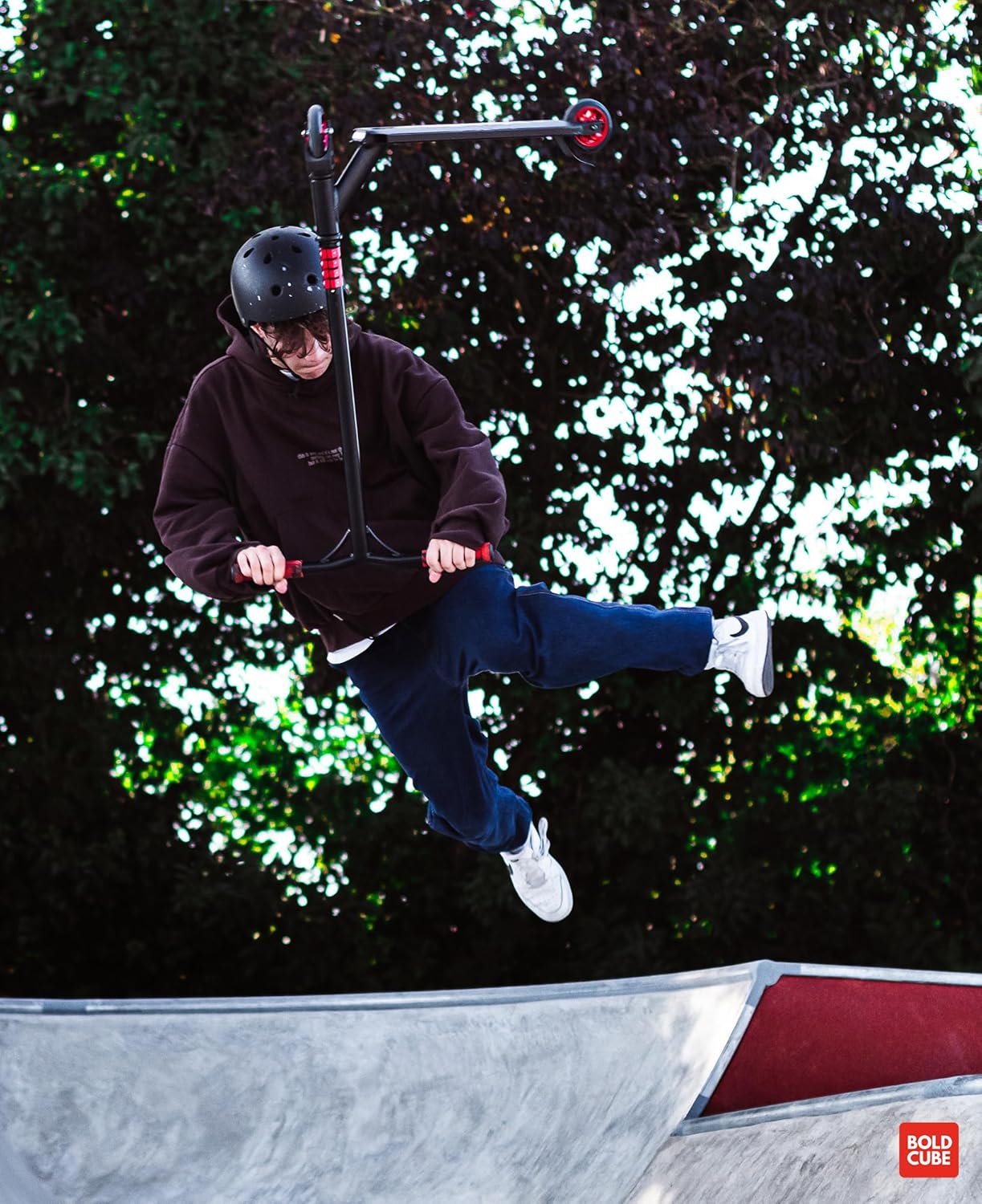 BOLDCUBE Black - Deluxe Stunt Scooter