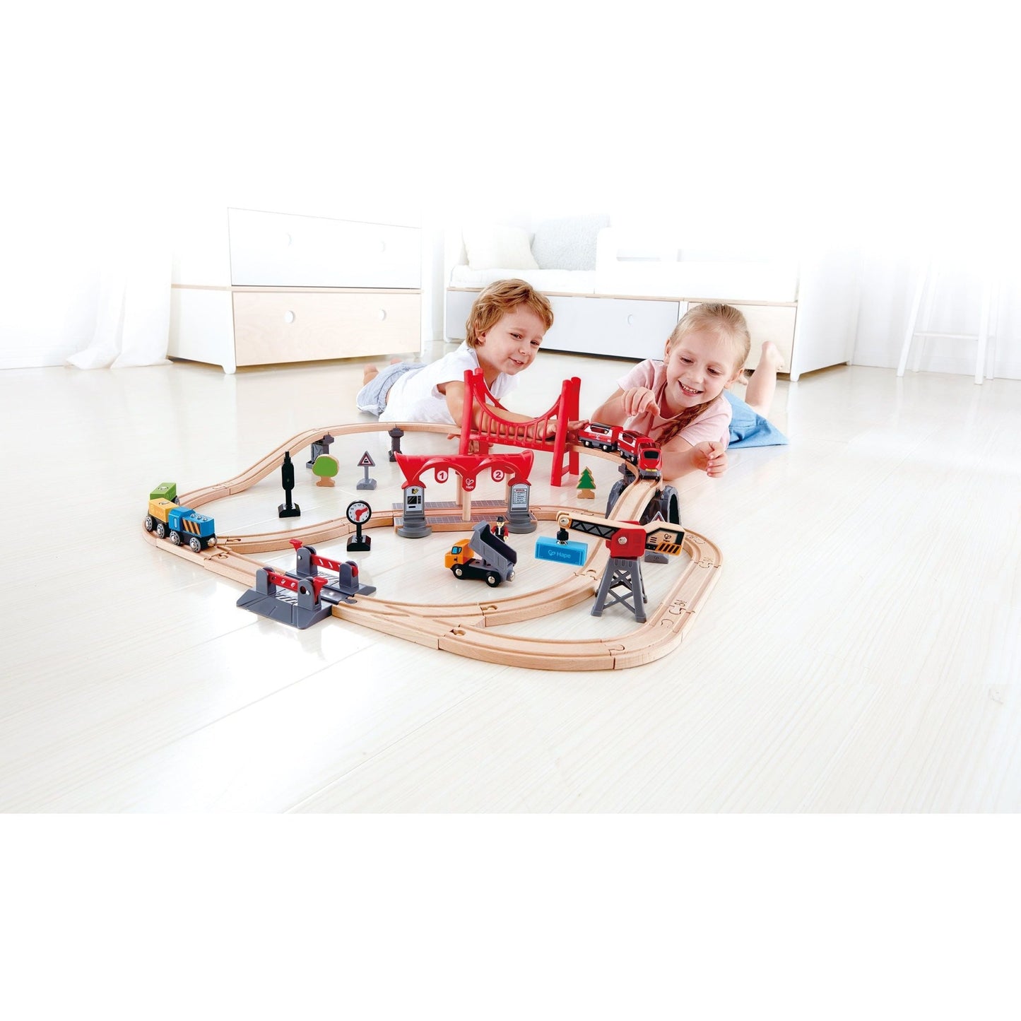 Hape Busy City Rail Set