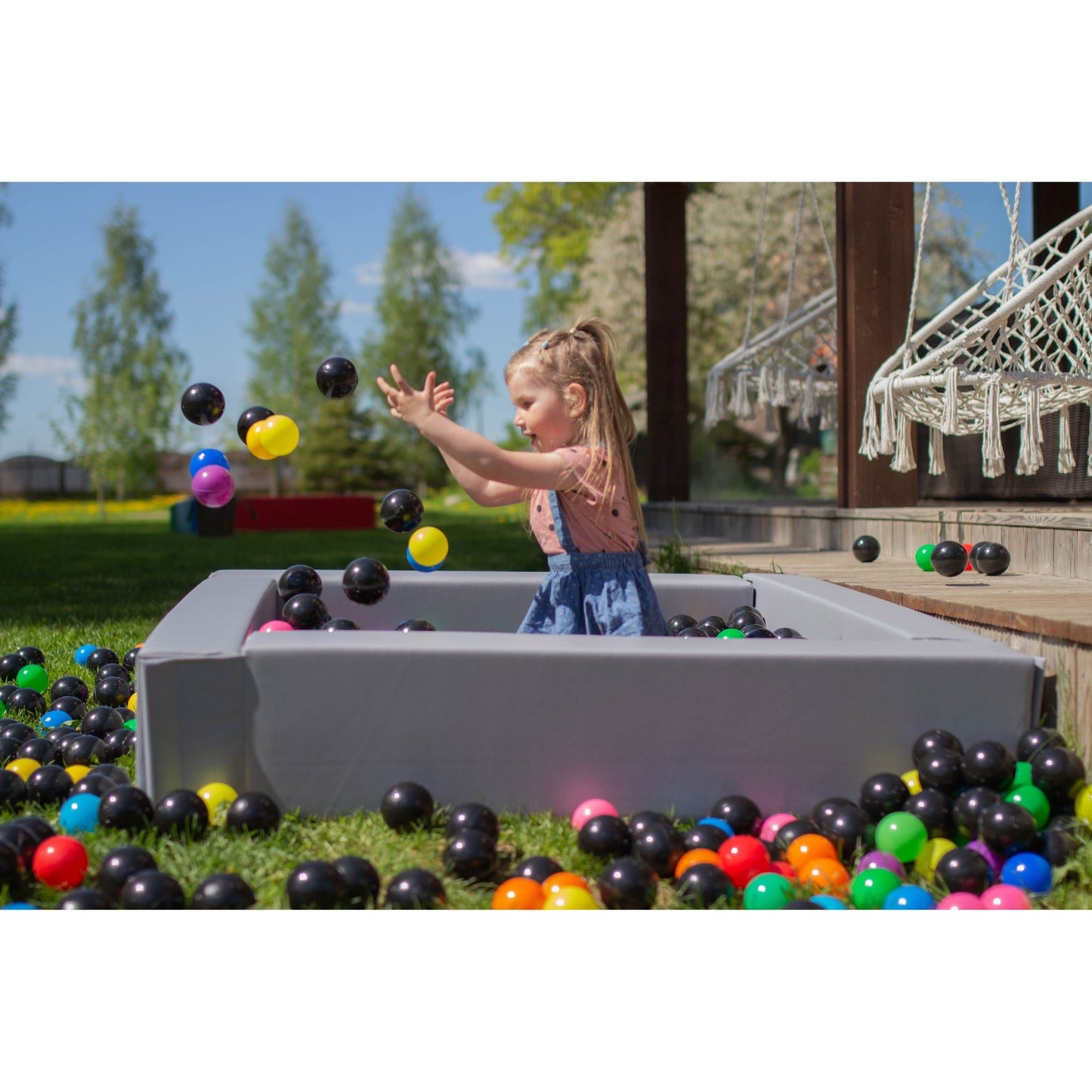 Iglu Soft Play Square Ball Pit - Heaven