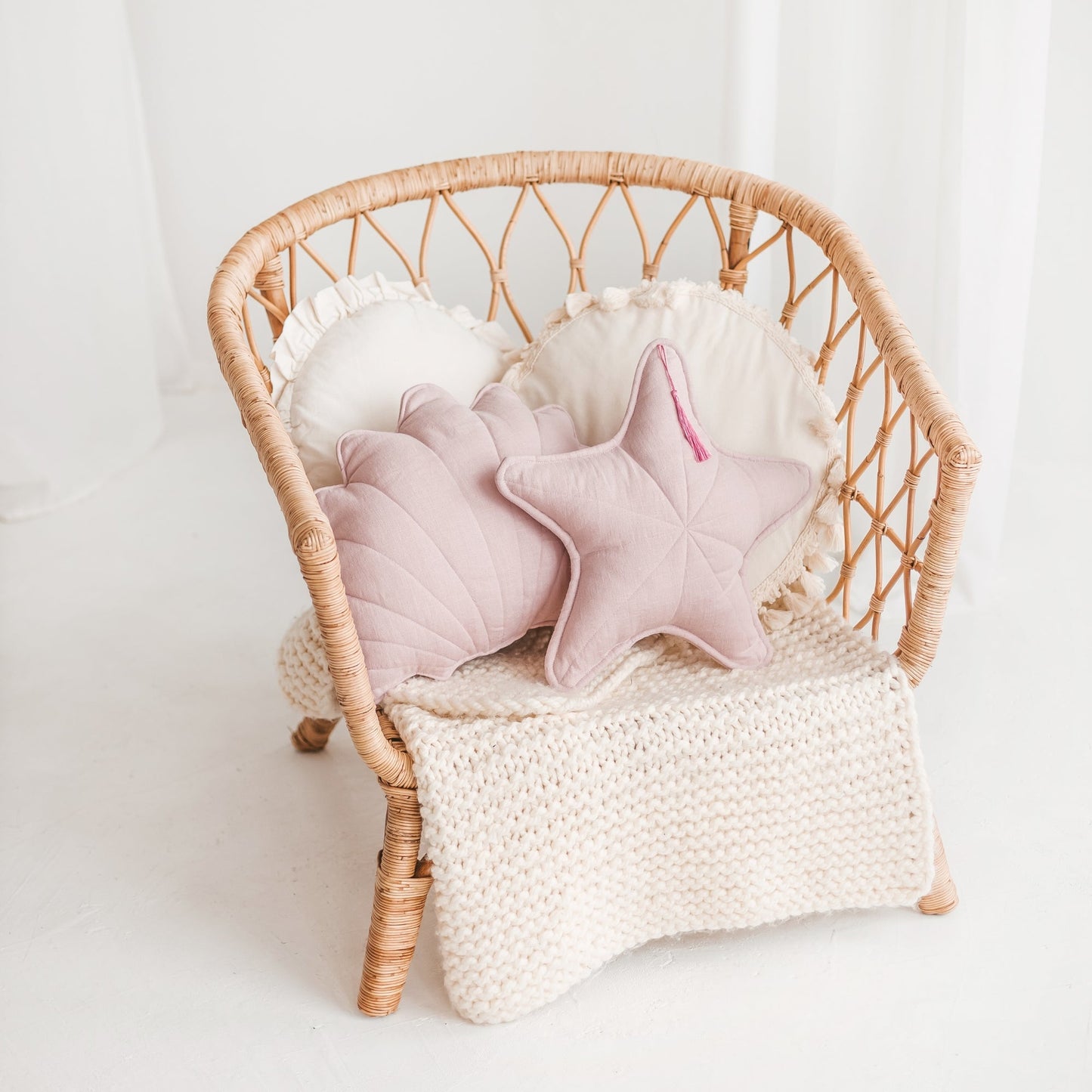 MINICAMP Linen Sea Shell Pillow – Pink Throw Pillow for Coastal & Beach Decor