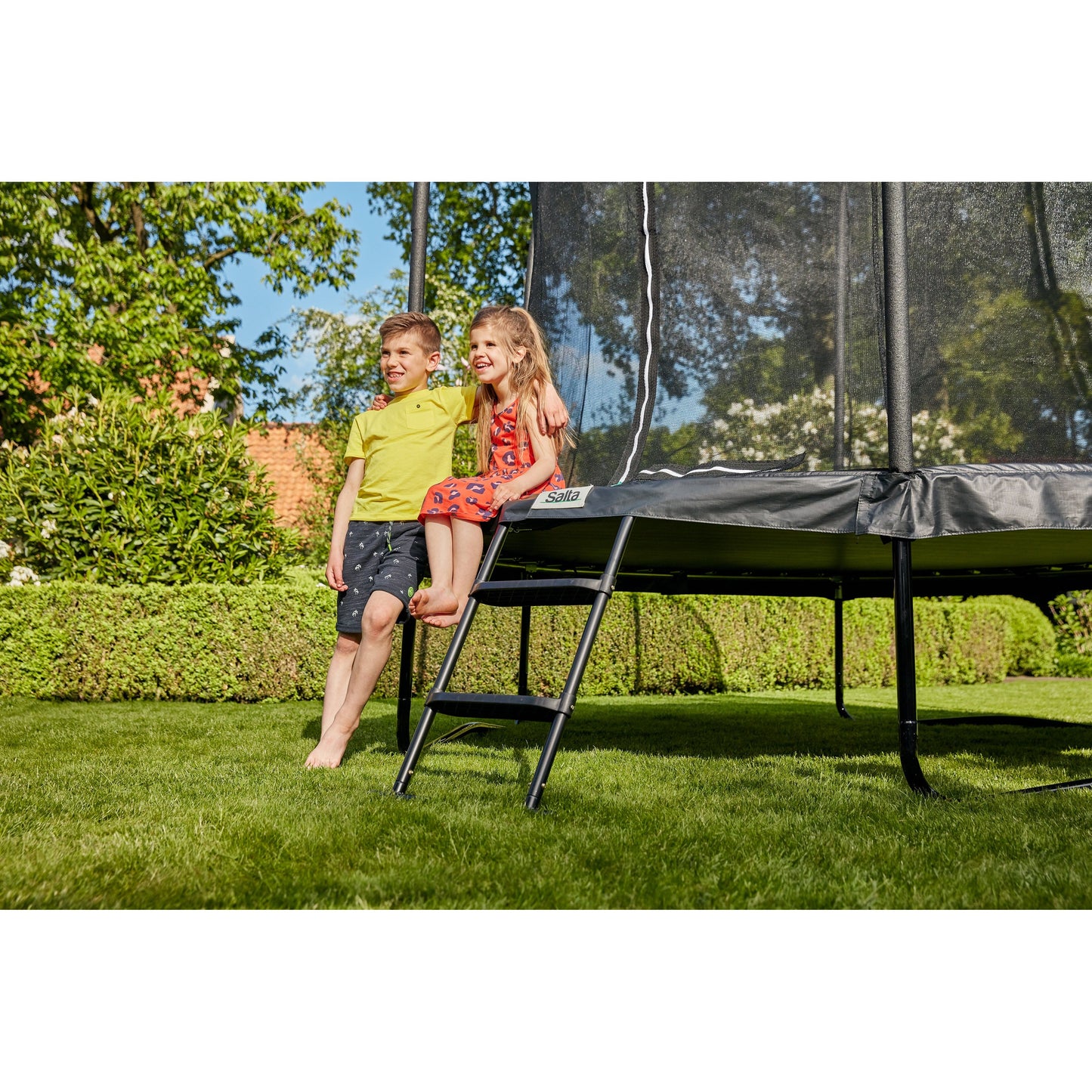 Salta Comfort Edition Round Trampoline With Enclosure