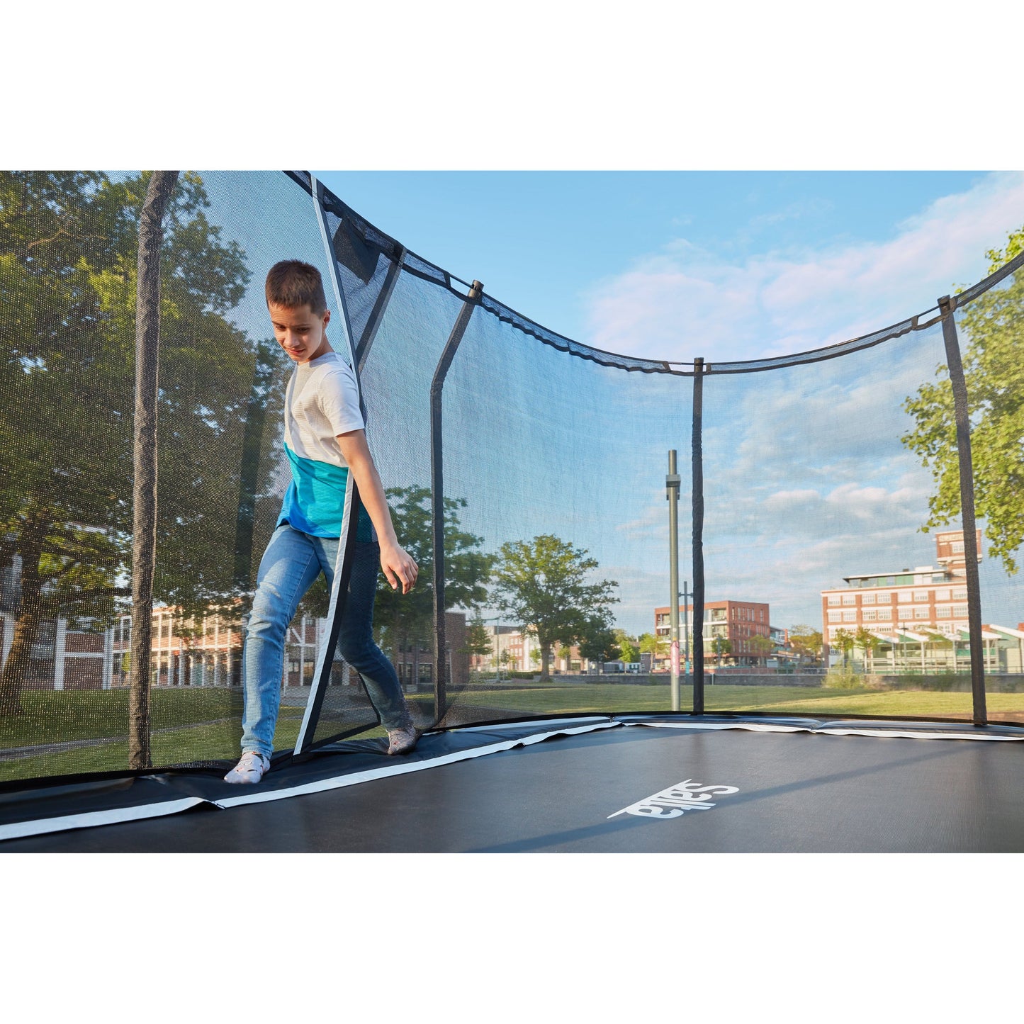 Salta Premium Black Edition Round Trampoline With Enclosure