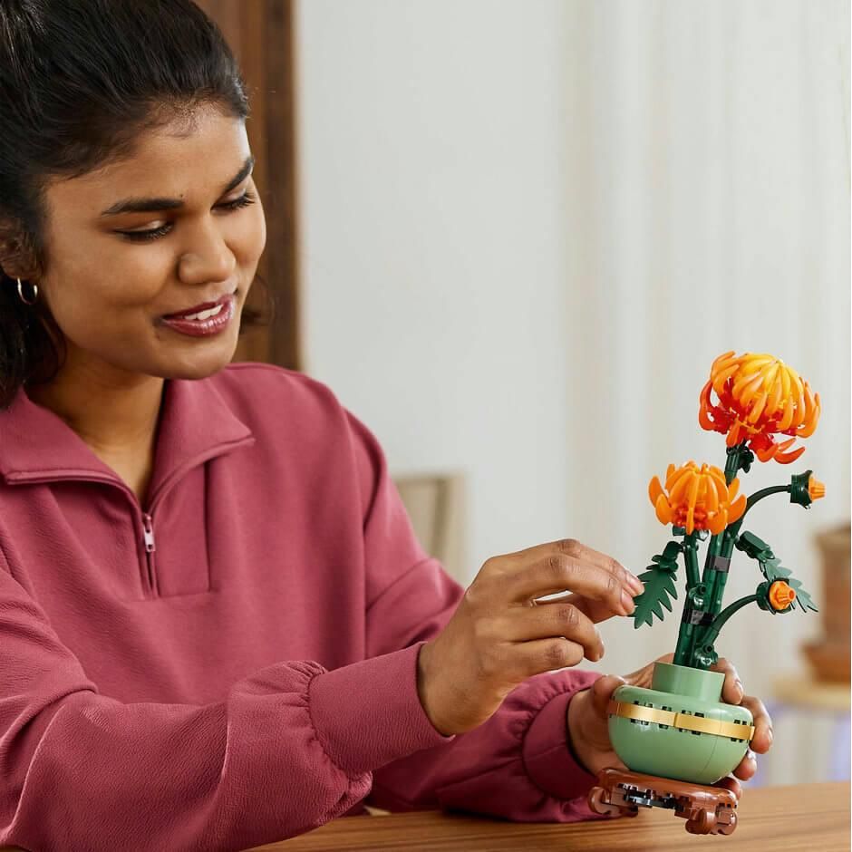 Lego Botanicals 10368 Chrysanthemum Model Set for Adults Ages 18 & Up