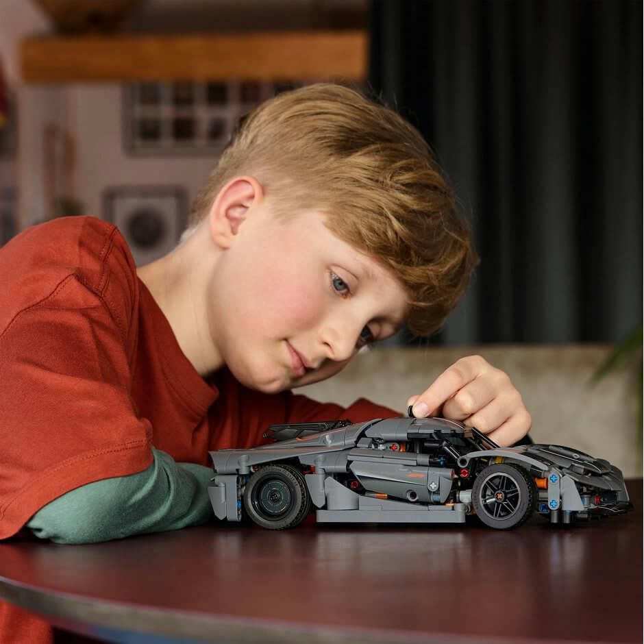 LEGO Technic 42173 Koenigsegg Jesko Absolut Grey Hypercar for Ages 10+
