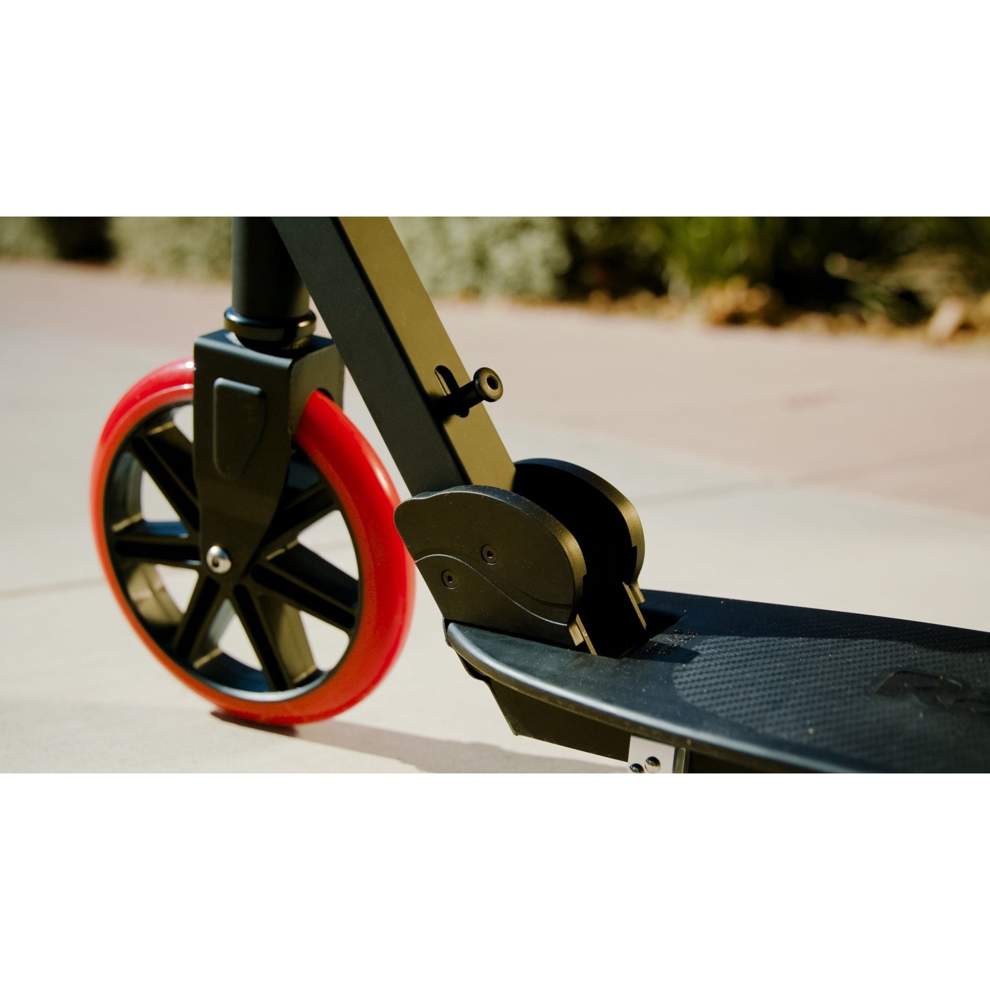 Razor Carbon Lux Scooter - Black - The Online Toy Shop - 2 Wheel Scooter - 11