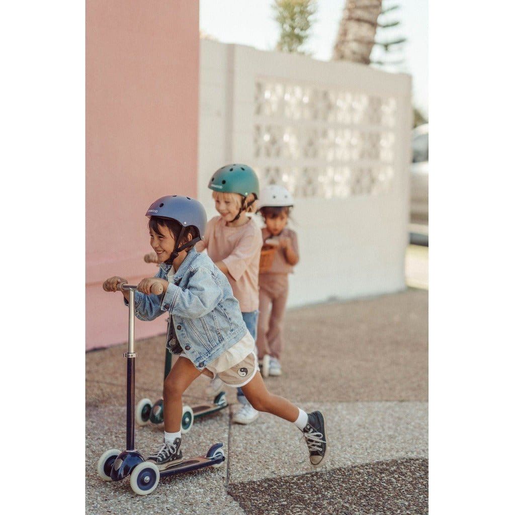 2 children riding Banwood Scooters Age 3+ in Navy Blue