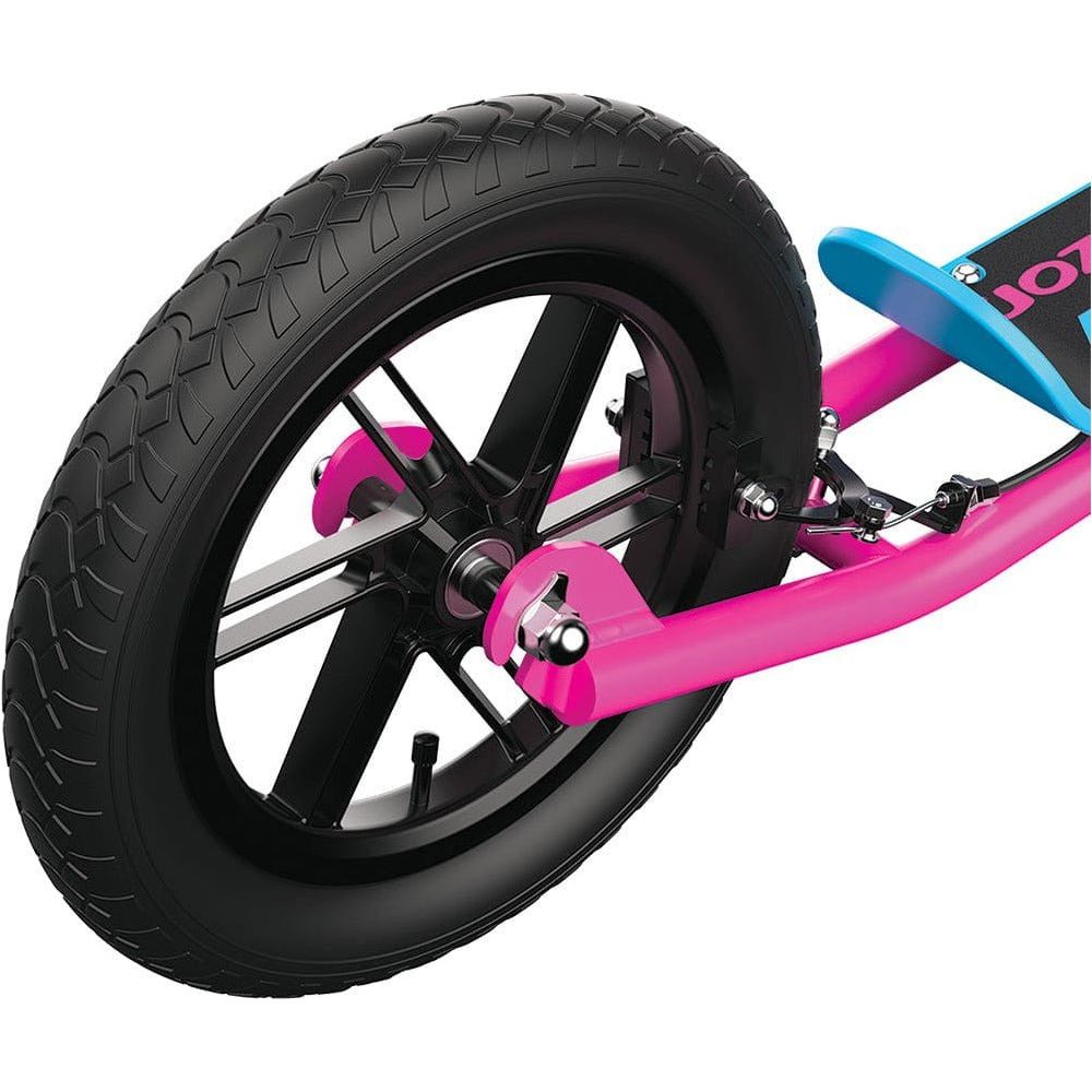 Razor Flashback Scooter - Pink rear wheel close up