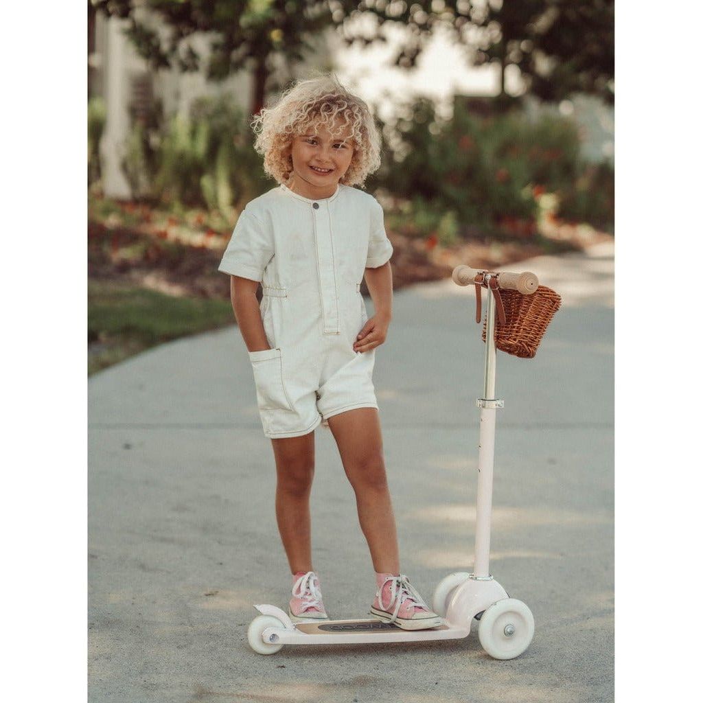 Child standing on Banwood Scooter Age 3+ in White