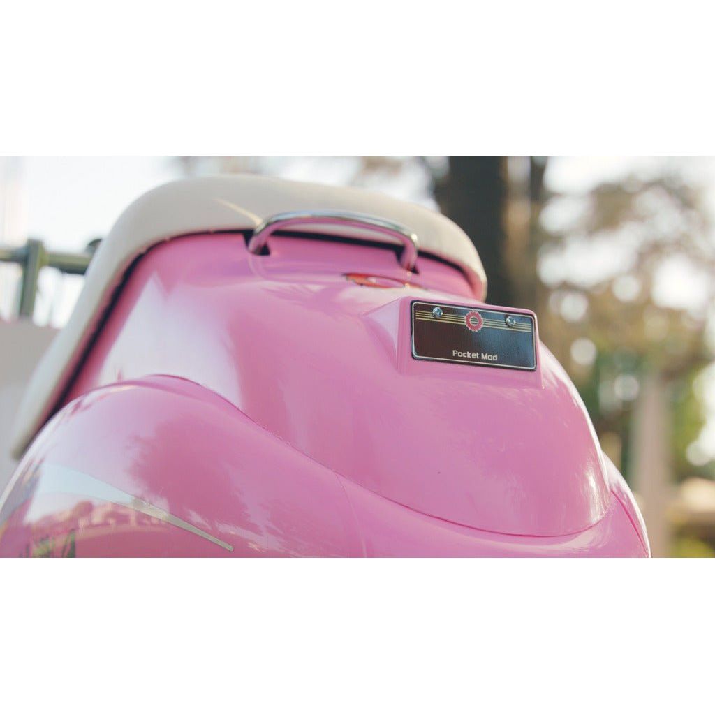 Razor Bella Pocket Mod 24Volt Scooter- Pink license plate close up