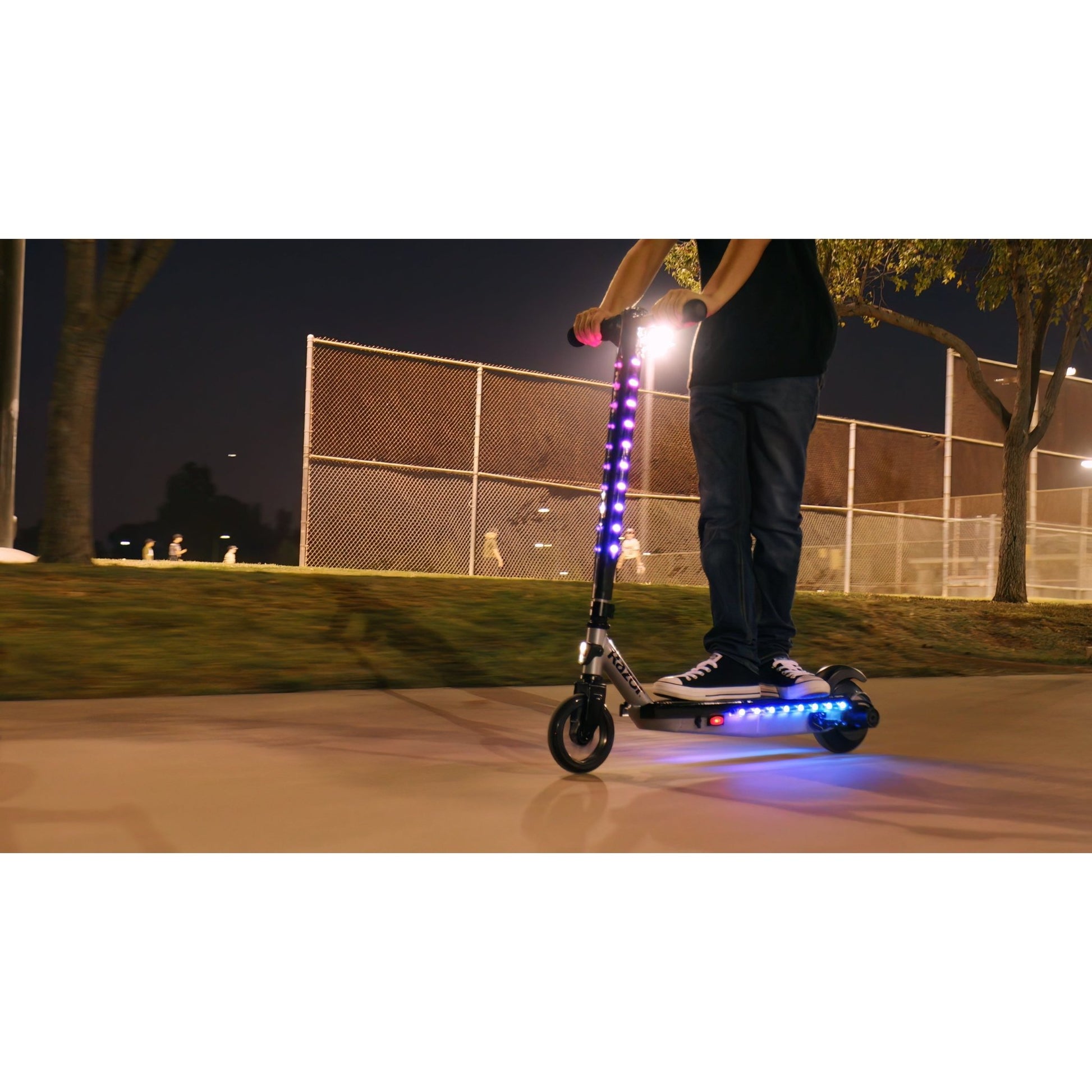 Razor Powercore E90 Lightshow Scooter - The Online Toy Shop - Electric Scooter - 14