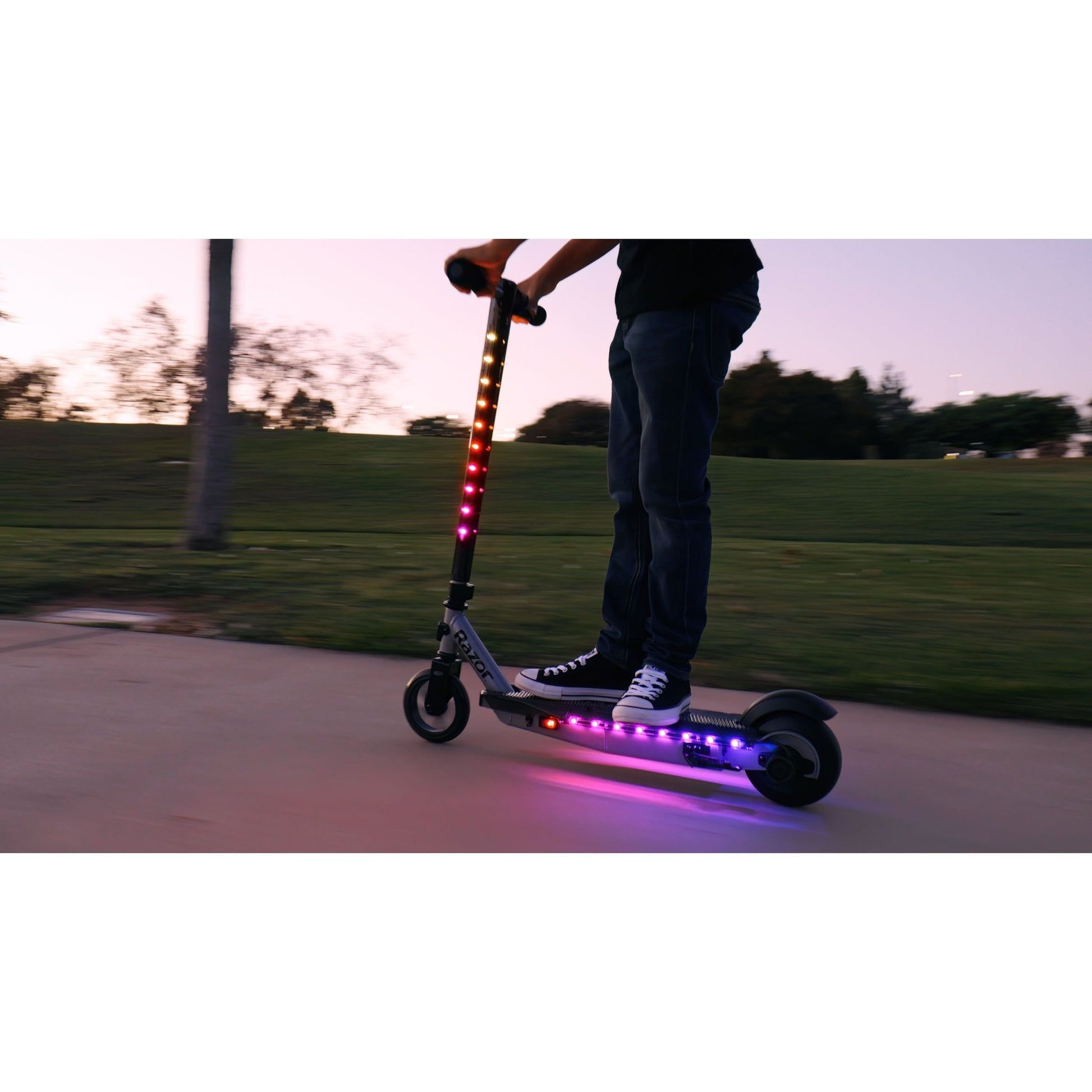 Razor Powercore E90 Lightshow Scooter - The Online Toy Shop - Electric Scooter - 16