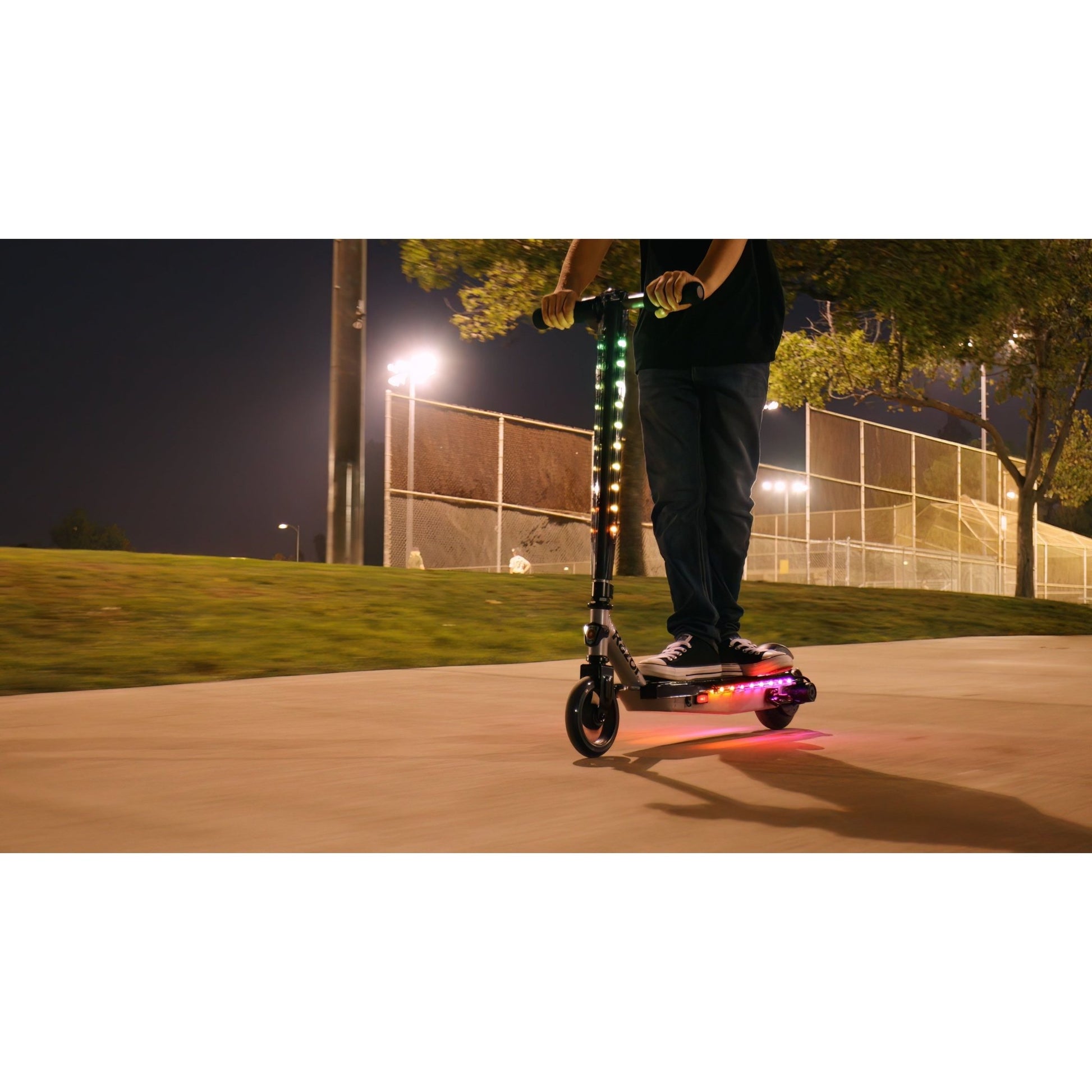 Razor Powercore E90 Lightshow Scooter - The Online Toy Shop - Electric Scooter - 18