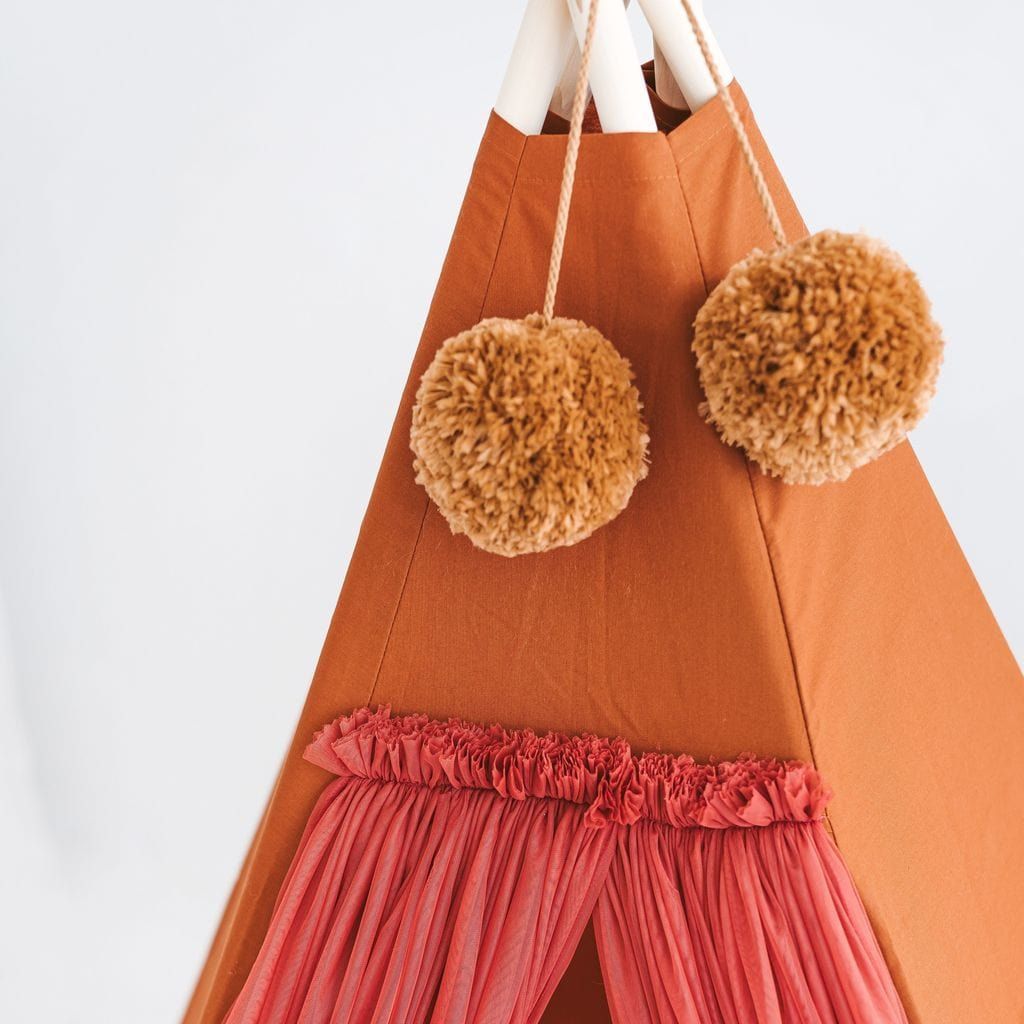 MINICAMP Fairy Kids Play Tent With Tulle in Cognac pom poms close up