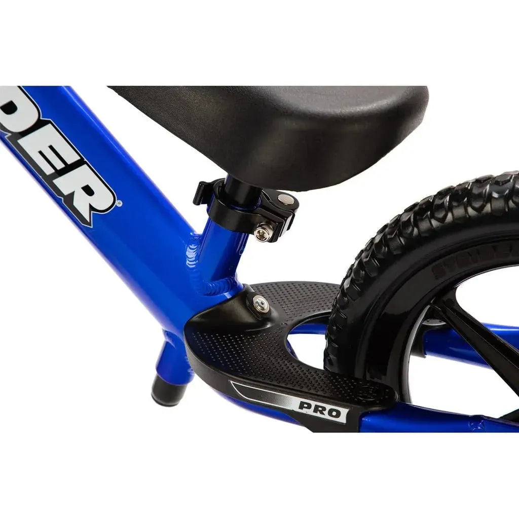 Strider Classic 12 inch Balance Bike - Blue footrest close up