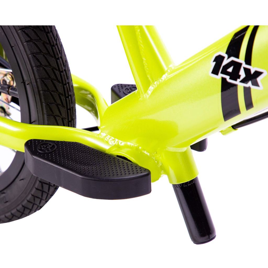 Strider 14x Balance Bike - Green foot rest close up